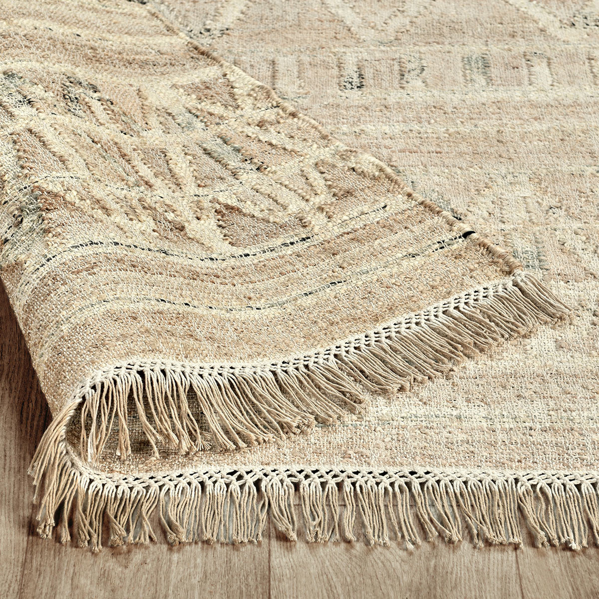 Natural 80% Jute Jute & Seagras Kingston Distressed Rug Collection