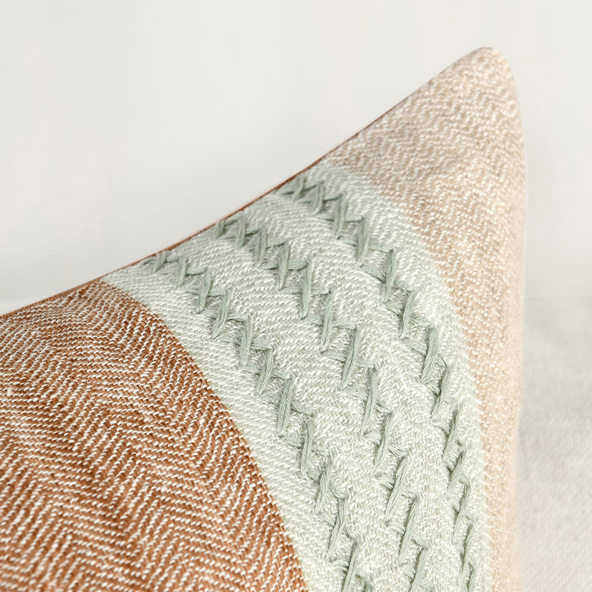 Hazel/ Natural Pattern BW Sherry 22x22 Collection