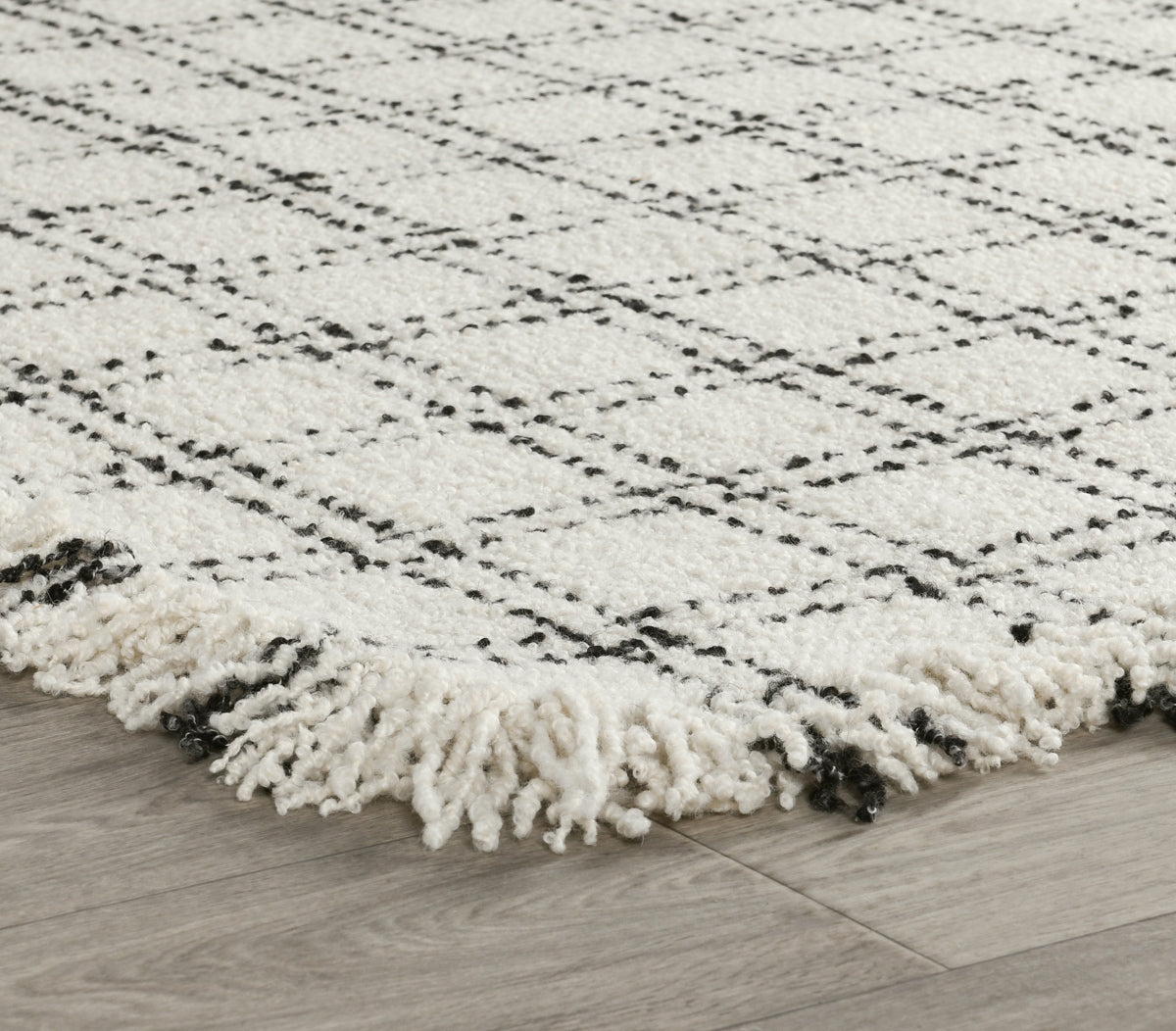 Check Ivory/Black Wool & Wool Blend Bradbury Wool Rug Collection