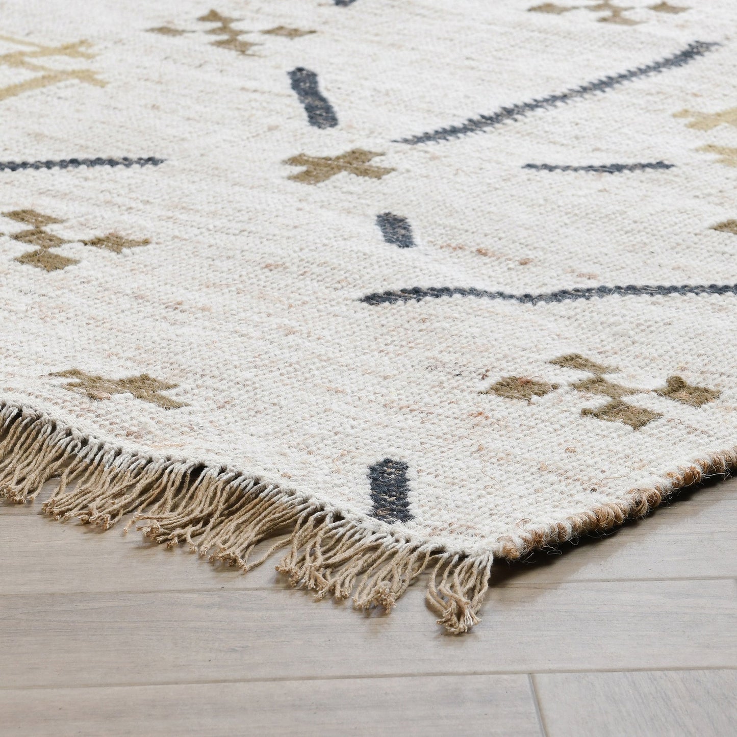 Ivory Multi 60% Wool Wool & Wool Blend Belfast Caviar Rug Collection