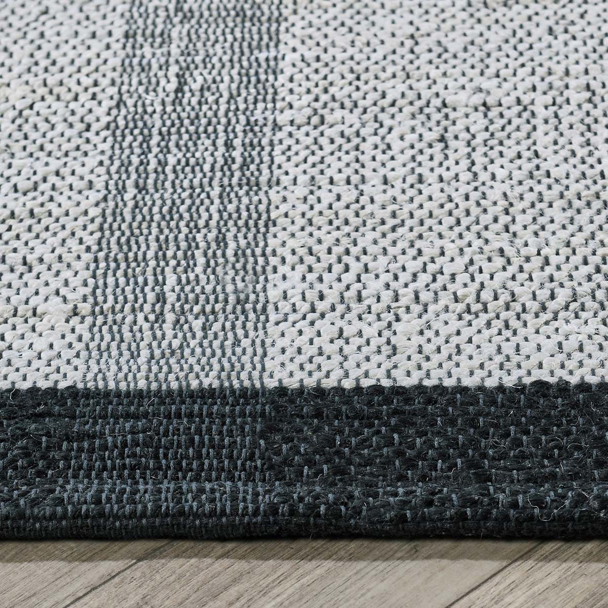 Ivory/Black 70% Jute Jute & Seagras Kochi Stripe Rug Collection