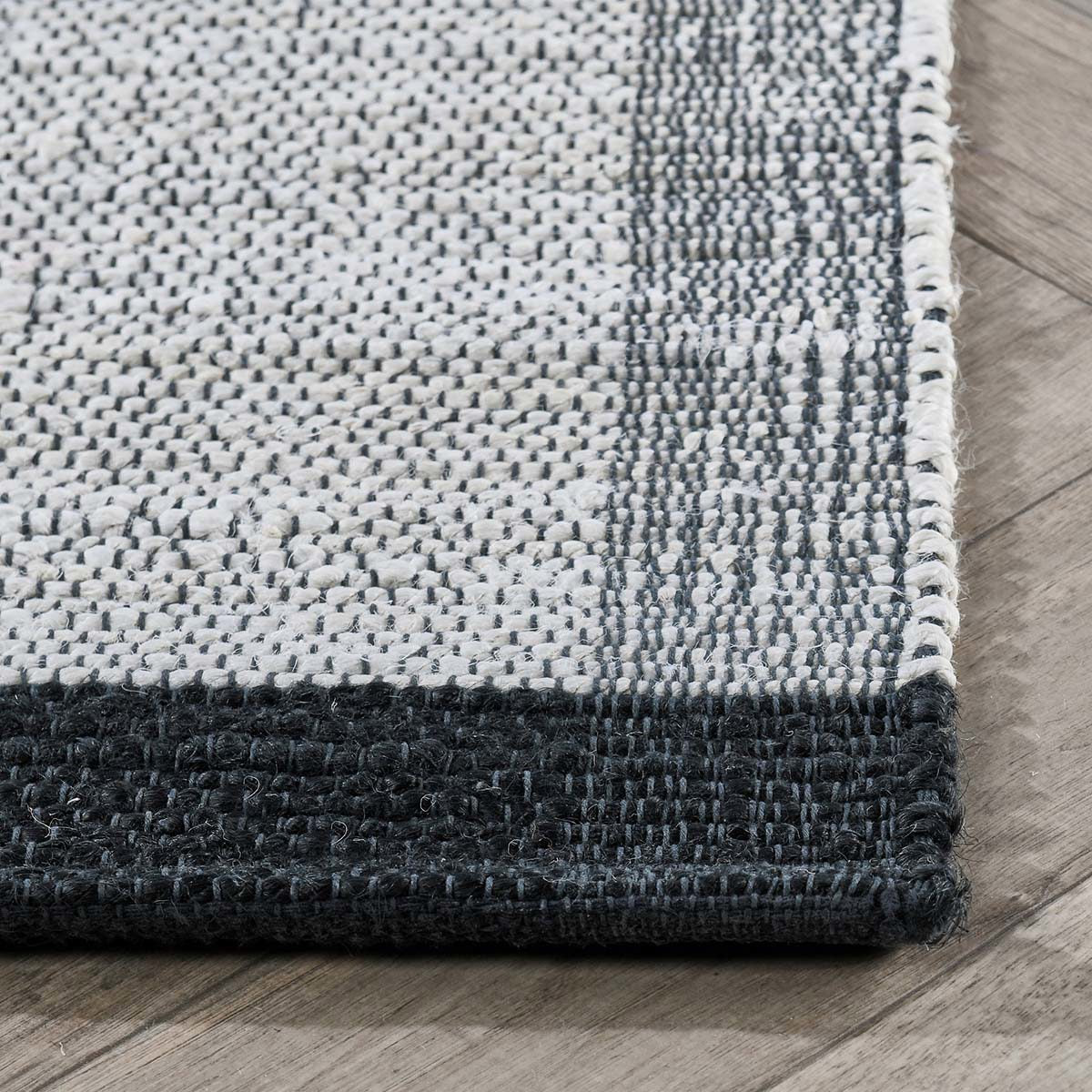 Ivory/Black 70% Jute Jute & Seagras Kochi Stripe Rug Collection