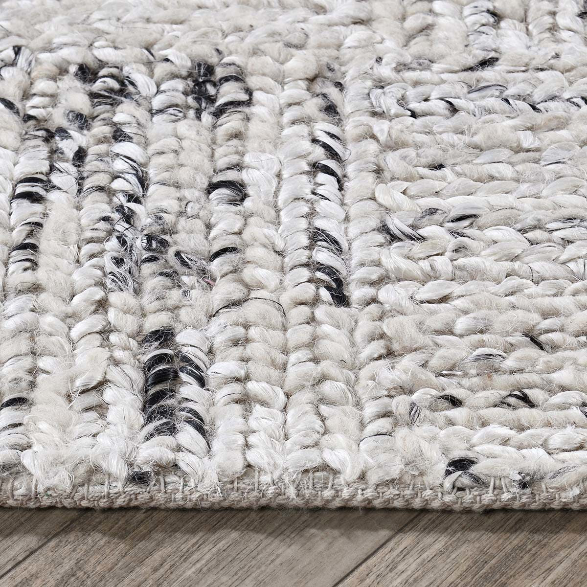 Ivory/Black 60% Wool Wool & Wool Blend Sosa Rug Collection