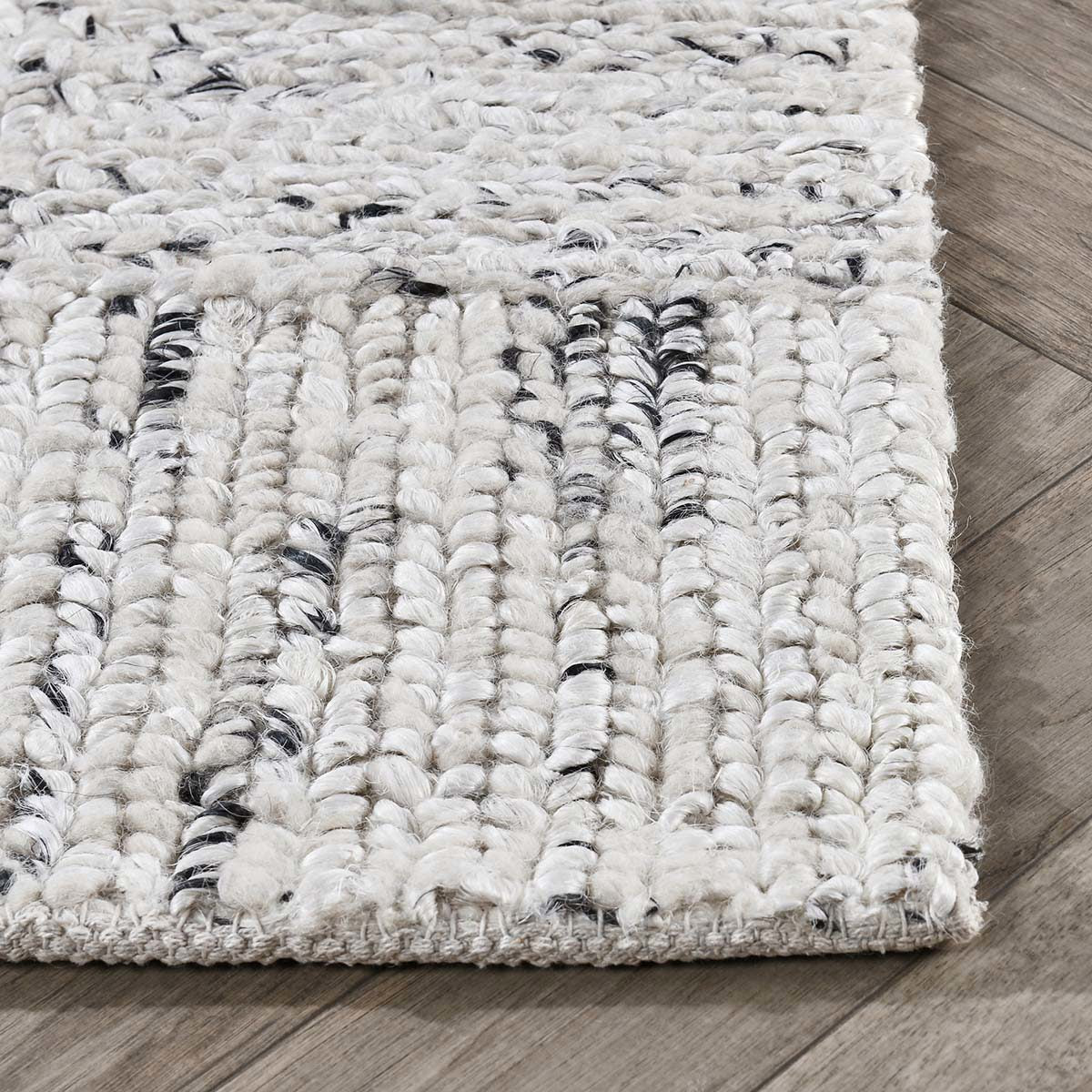 Ivory/Black 60% Wool Wool & Wool Blend Sosa Rug Collection