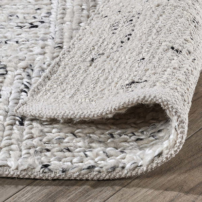 Ivory/Black 60% Wool Wool & Wool Blend Sosa Rug Collection