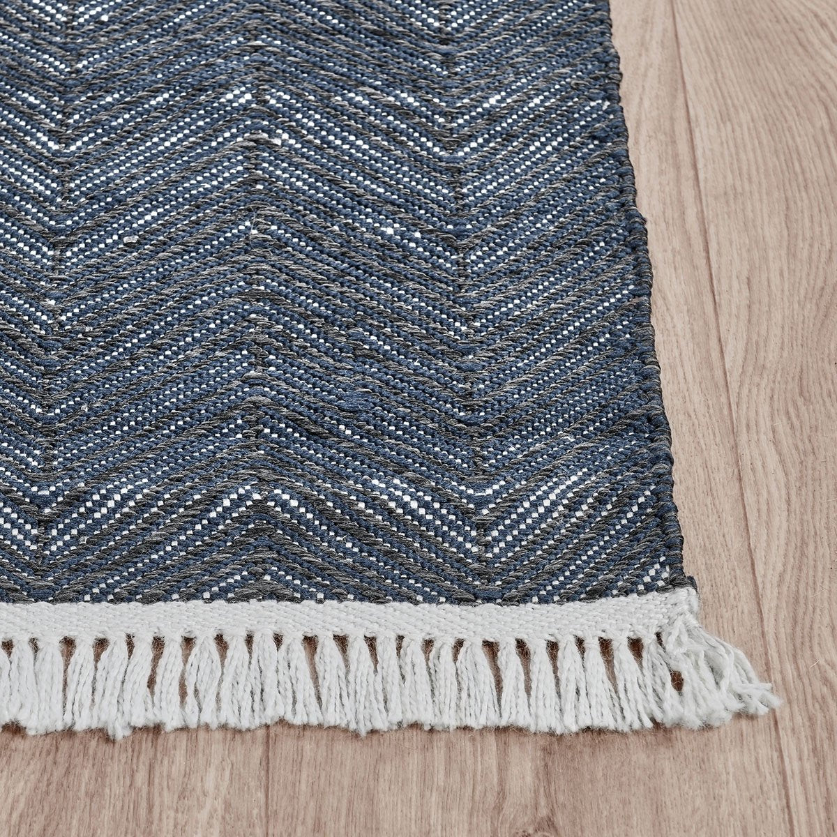 Navy 100% Polypropylene Performance Indoor/Outdoor Indoor/Outdoor Augusta Rug Collection