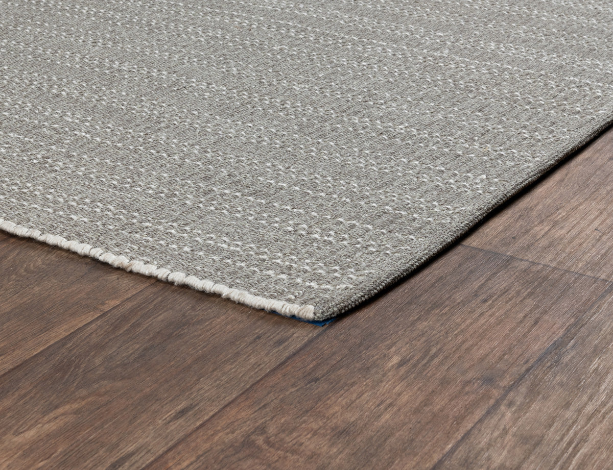Pebble Gray 100% Polypropylene Performance Indoor/Outdoor Indoor/Outdoor Yuma Rug Collection