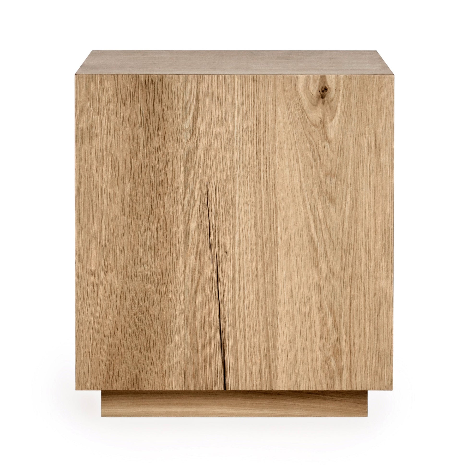 True Natural Oak Veneer Accent & End Table Layne End Table Collection
