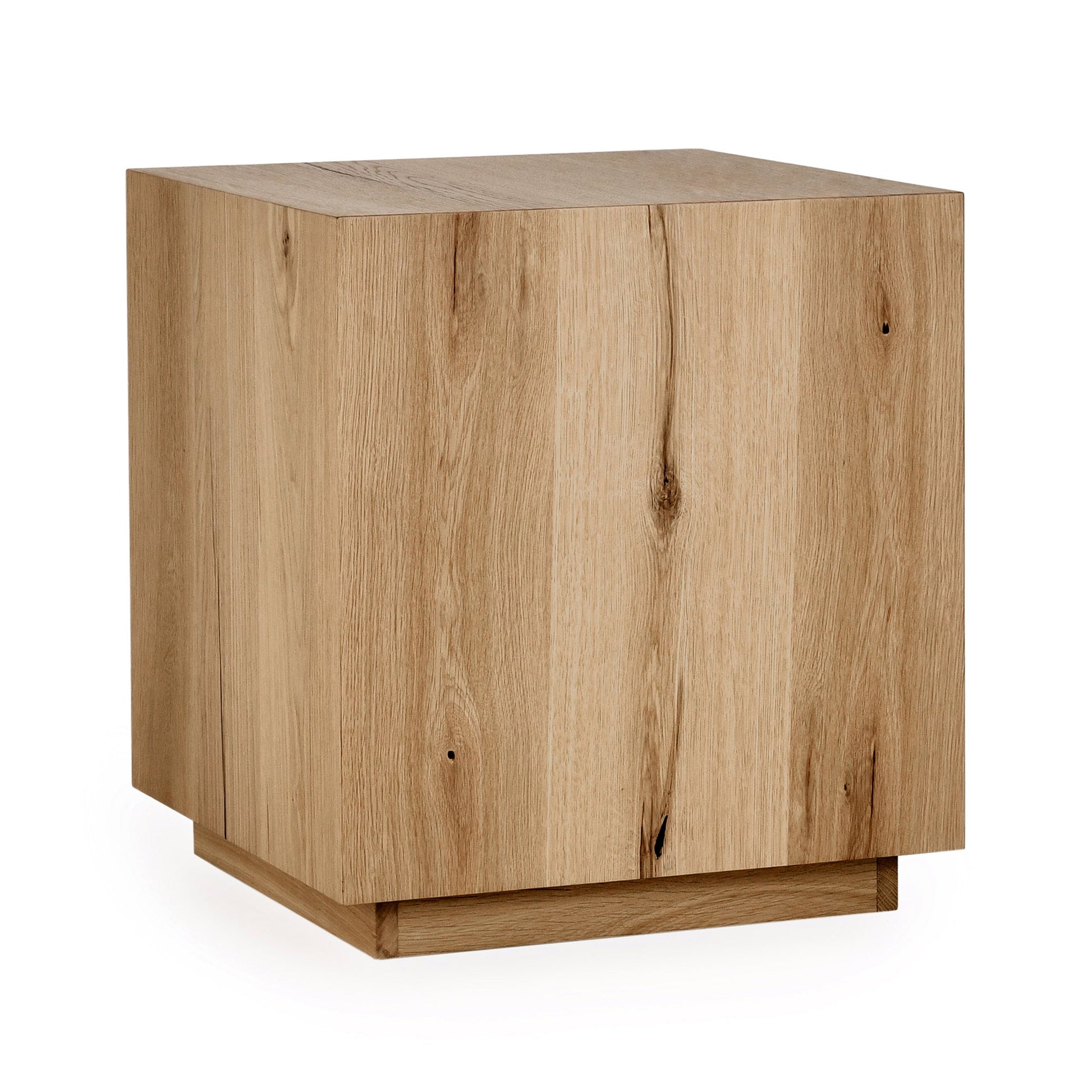 True Natural Oak Veneer Accent & End Table Layne End Table Collection
