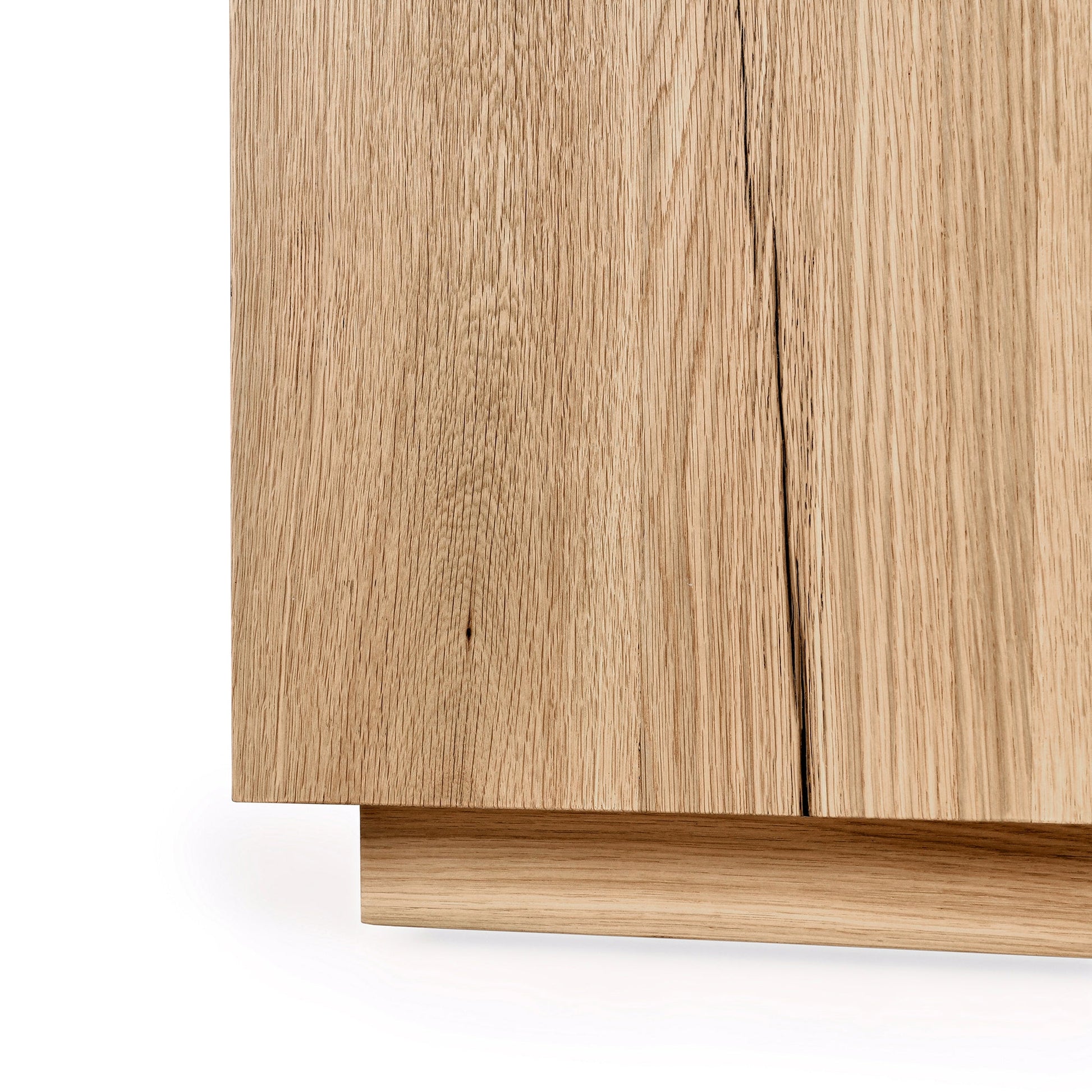 True Natural Oak Veneer Accent & End Table Layne End Table Collection