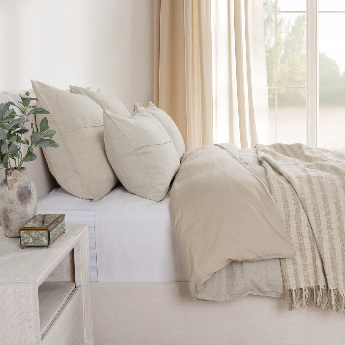 Hollis 2 Duvet Collection