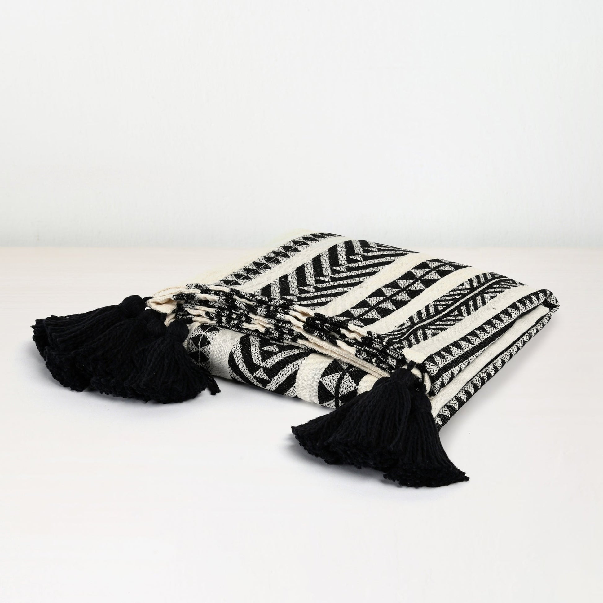Black/Ivory 100% Cotton Blankets & Throw TC Endora Throw Collection
