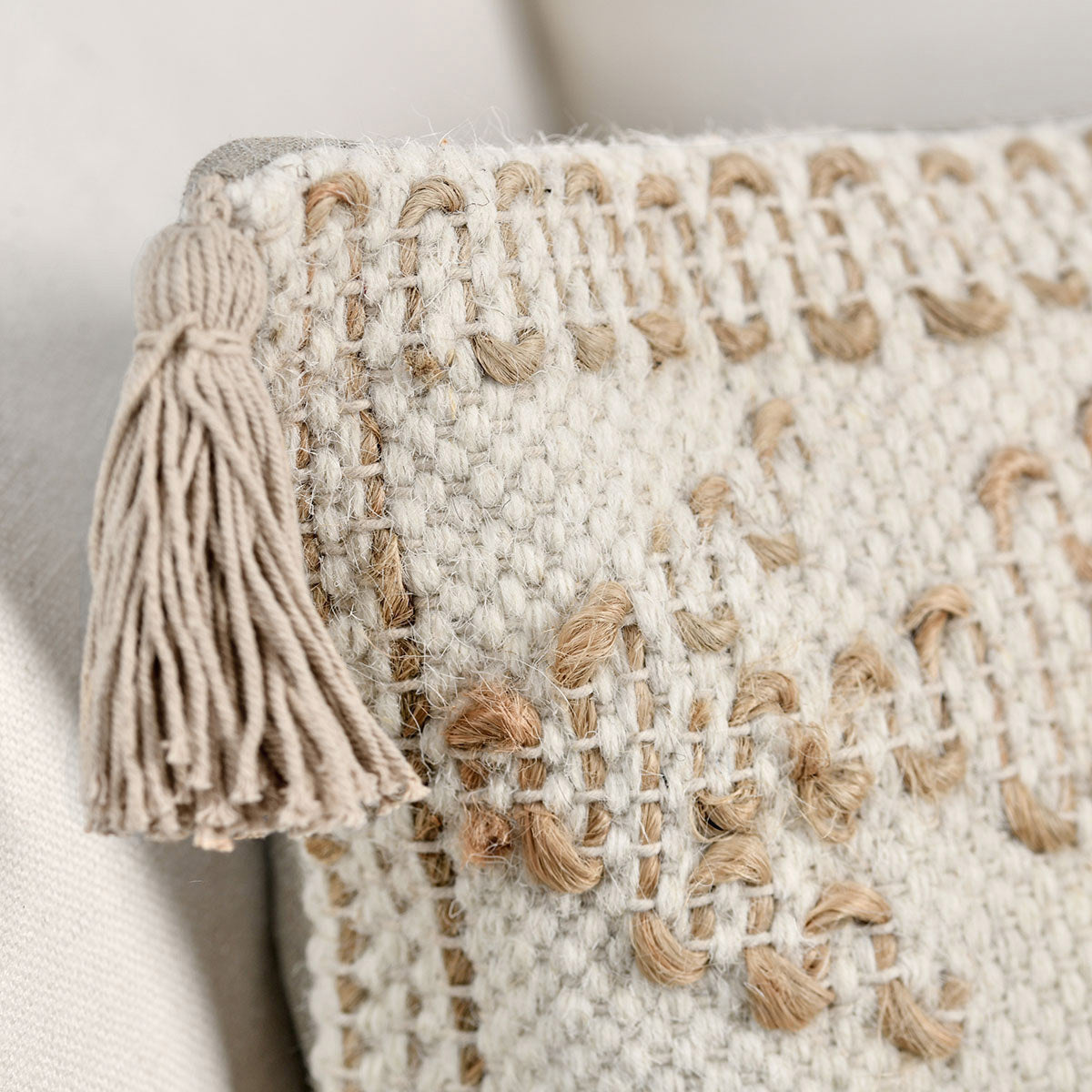 Ivory/Natural Pattern CP Farm 16x36 Collection