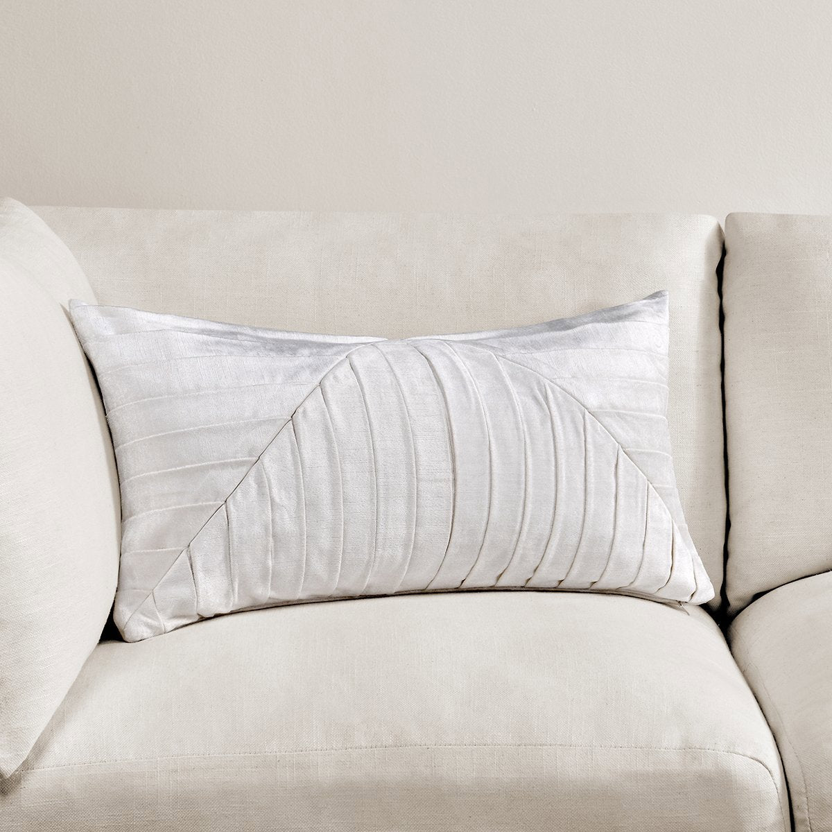 Ivory Solid DV Aubry 14x26 Collection
