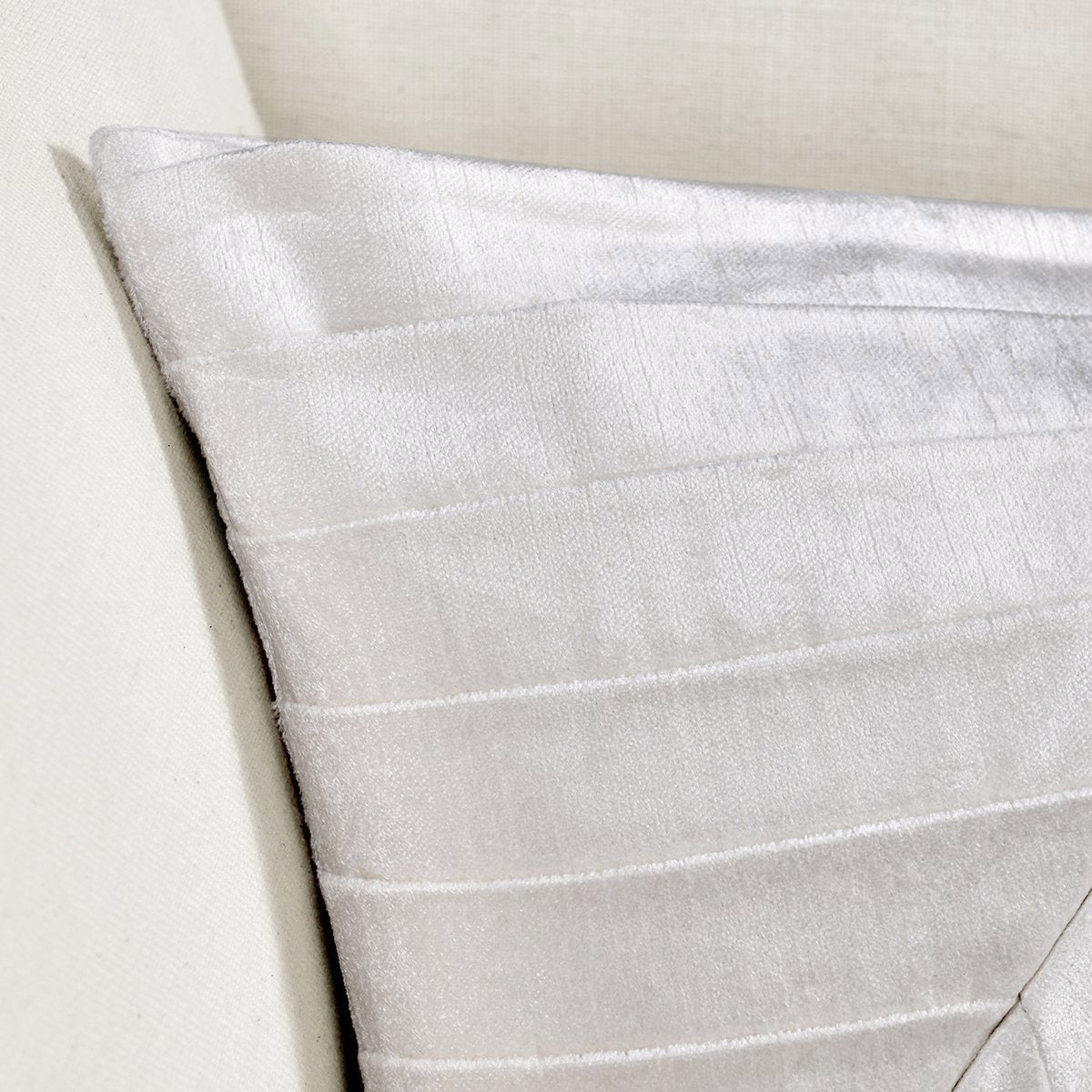 Ivory Solid DV Aubry 14x26 Collection