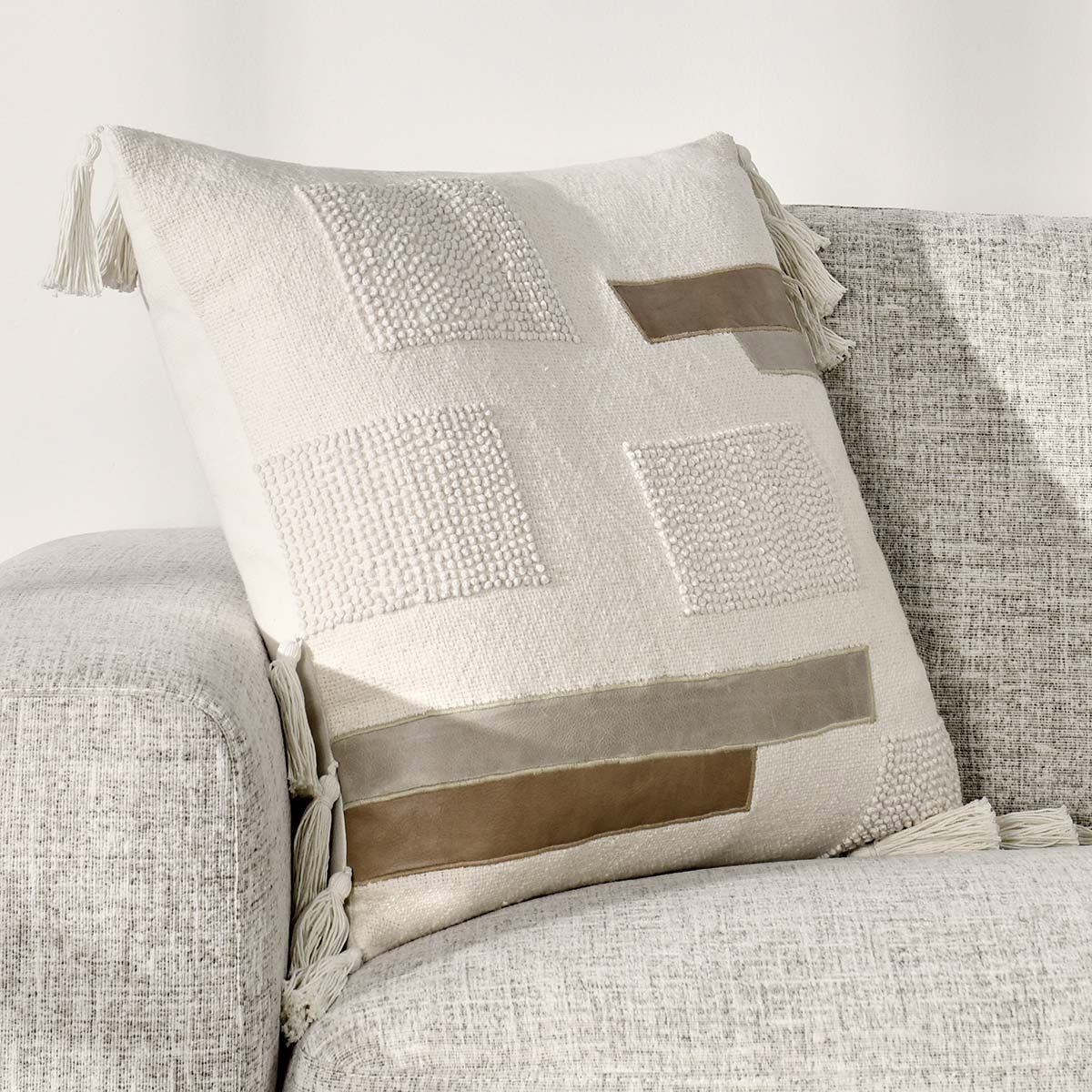 Ivory Pattern MP Packer 22x22 Collection