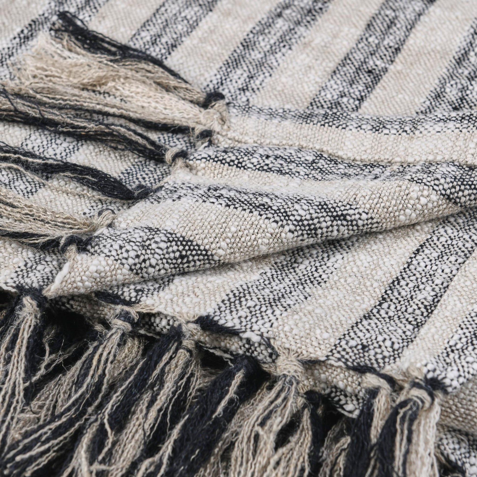 Natural/Black 60% Cotton Blankets & Throw TC Linna Throw 50x70 Collection