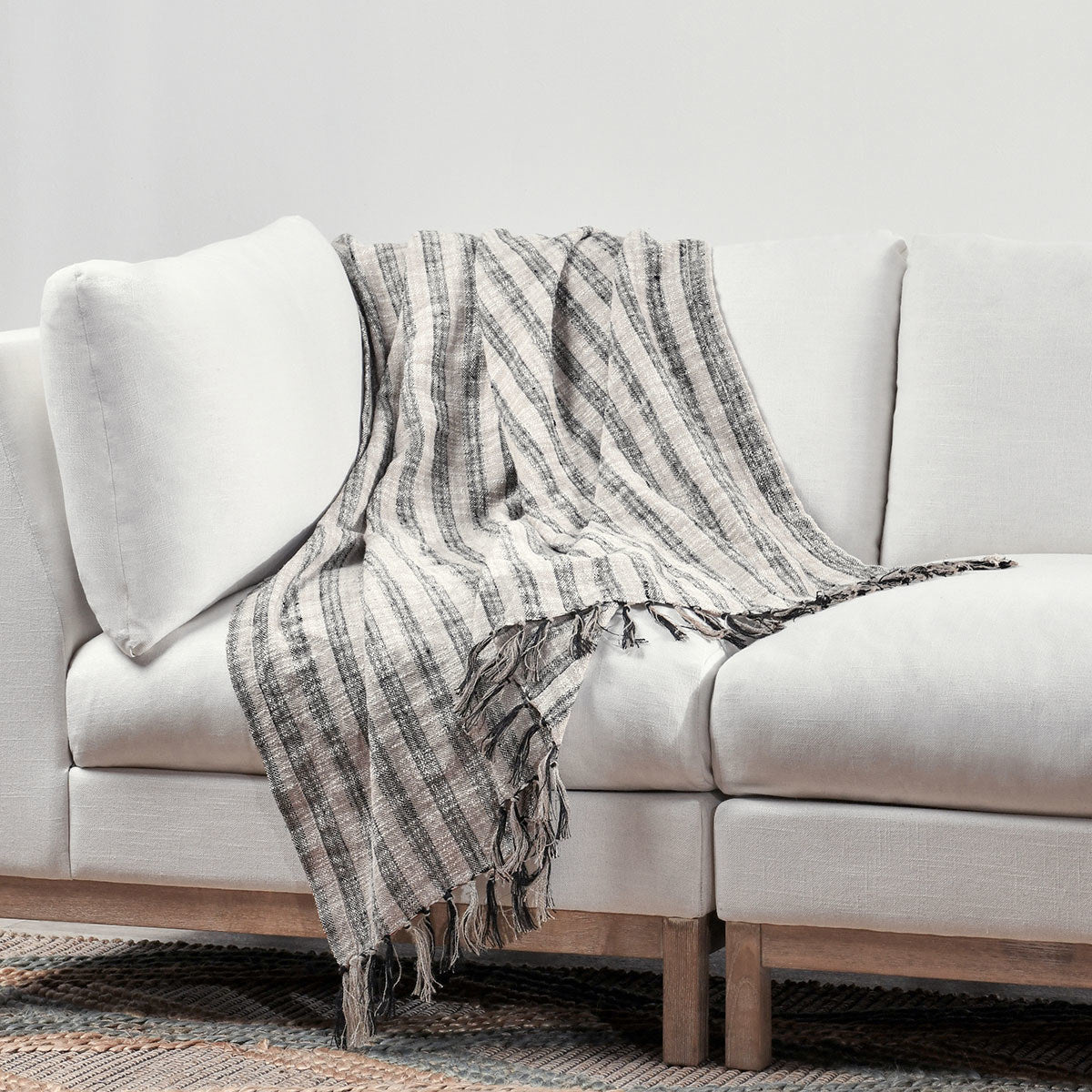 Natural/Black 60% Cotton Blankets & Throw TC Linna Throw 50x70 Collection
