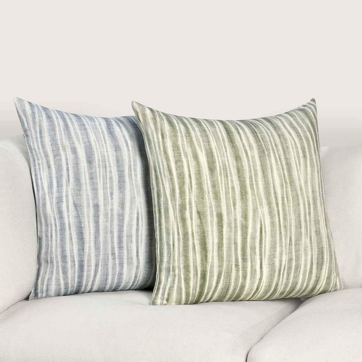 Green 100% Cotton/ Reversible Pattern RN Holston 22x22 Collection