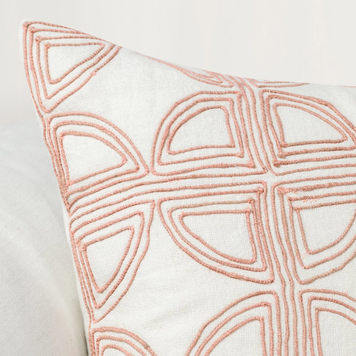 Ivory/Blush Pattern VC Elea 22x22 Collection