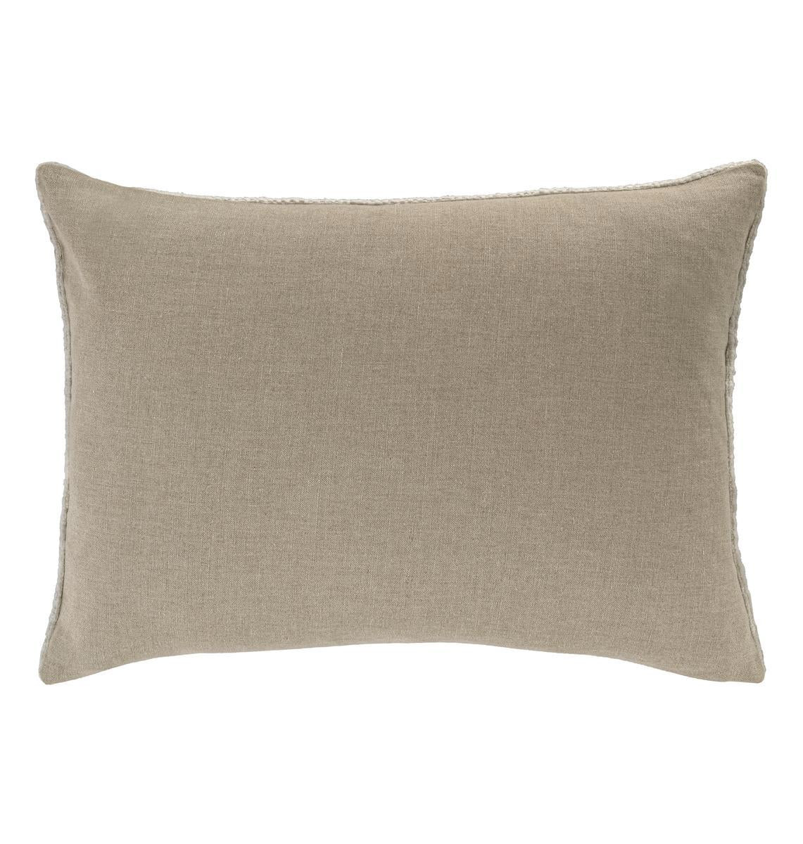 Oakmere 3 Pillow