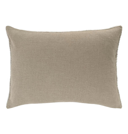 Oakmere 3 Pillow