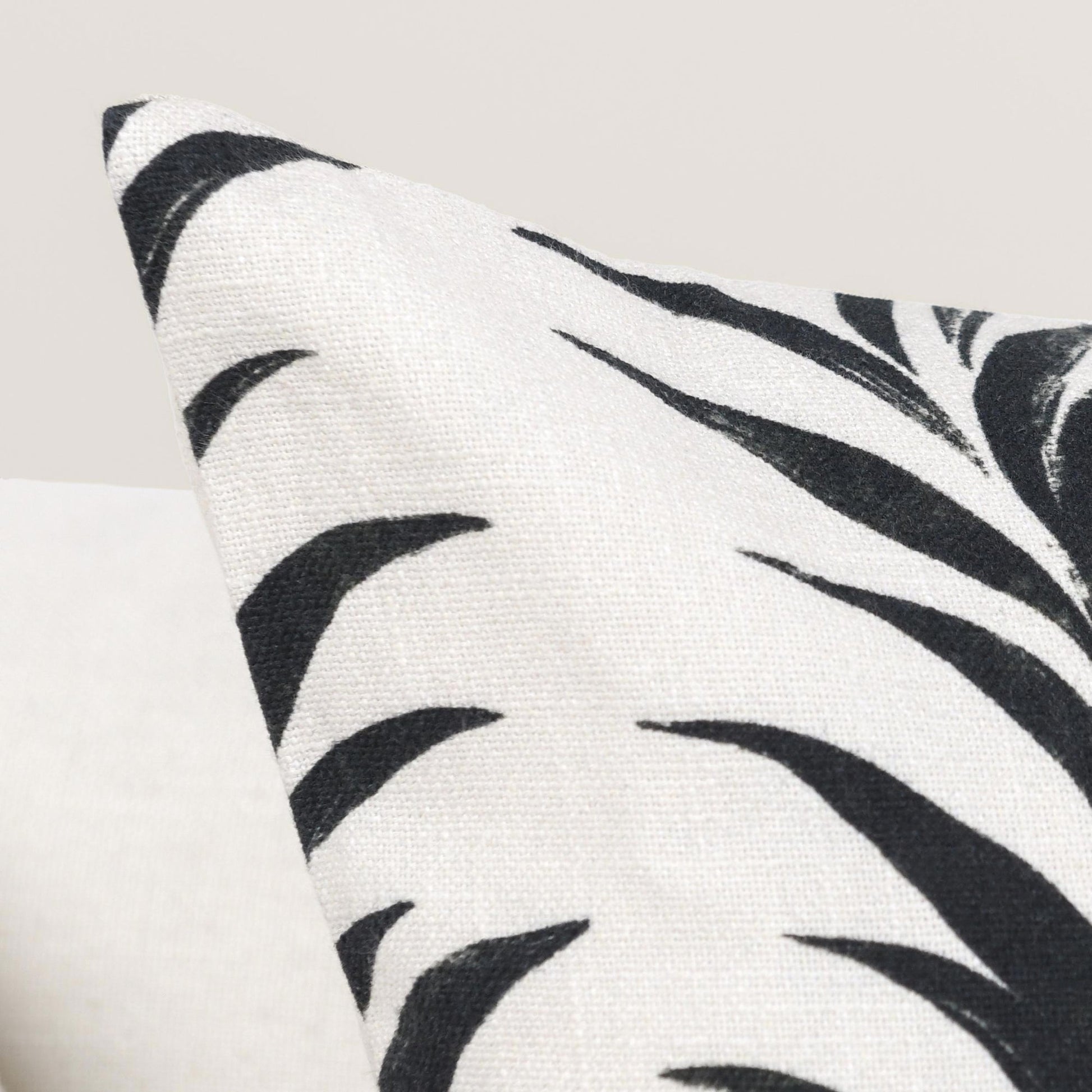 Black/White 100% Cotton/50% Cotton Pattern RO Alula Multiple Sizes Collection