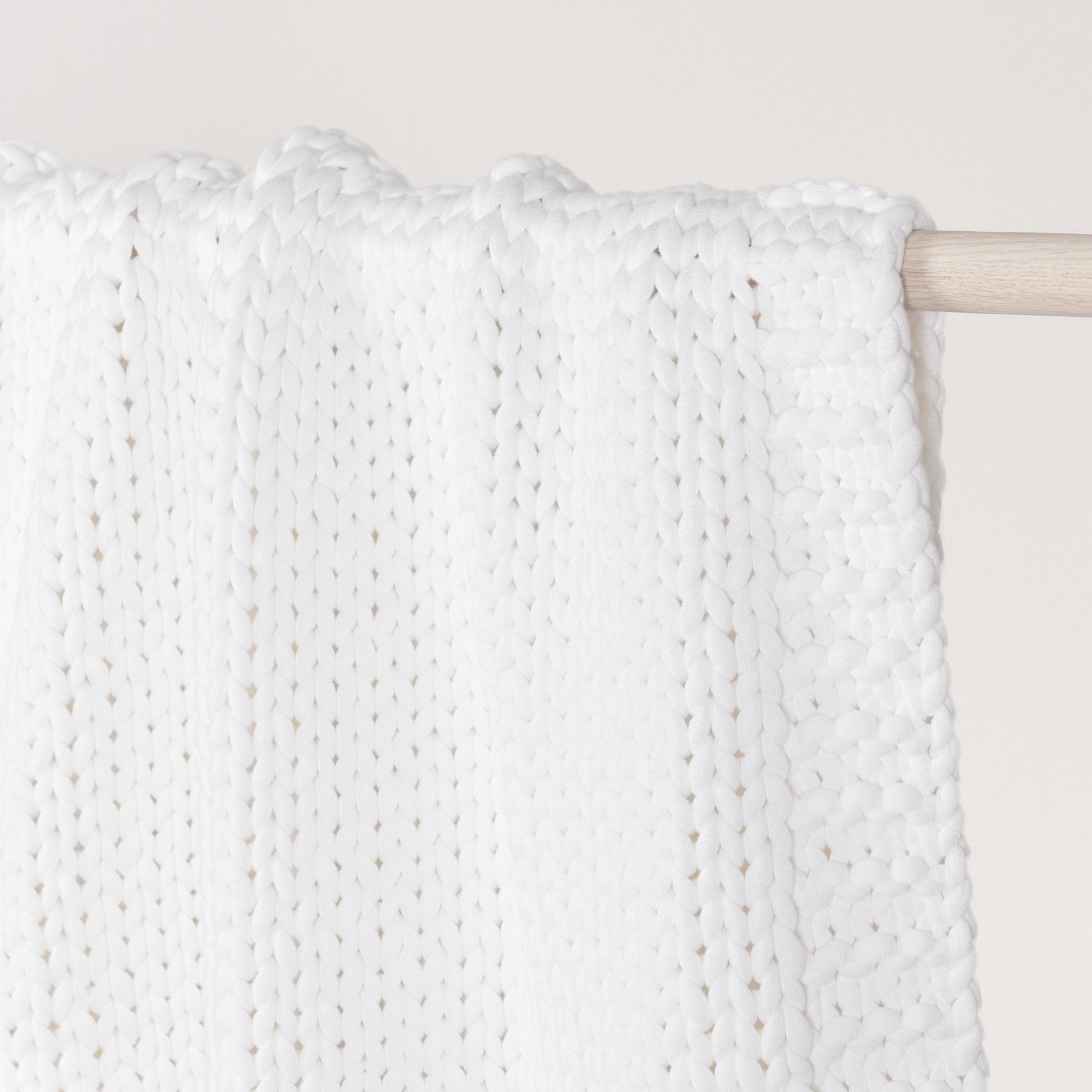White 100% Cotton Blankets & Throw TC Dyne Throw 50x70 Collection
