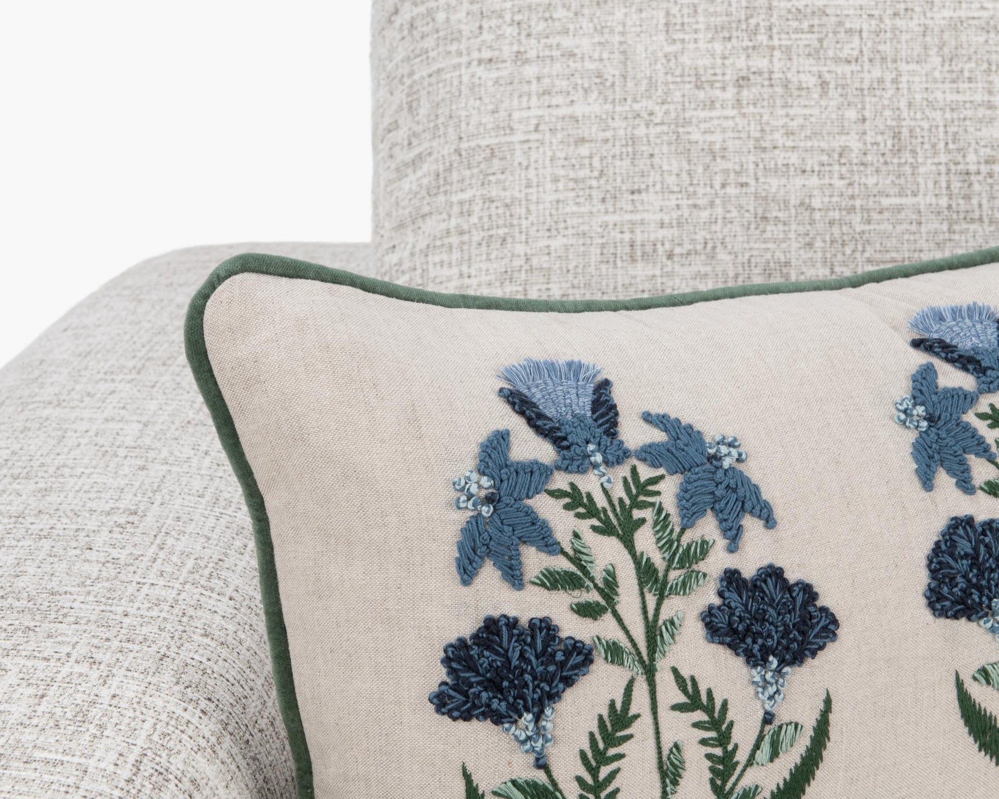 Floral Natural/Blue 50% Linen Pattern NV Belcourt 14x26 Collection