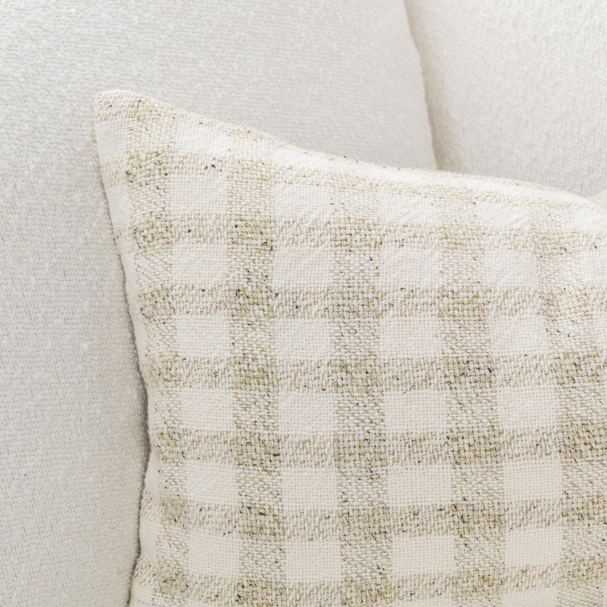70% Viscose Pattern TW Sari Natural/Ivory 14x26 Collection