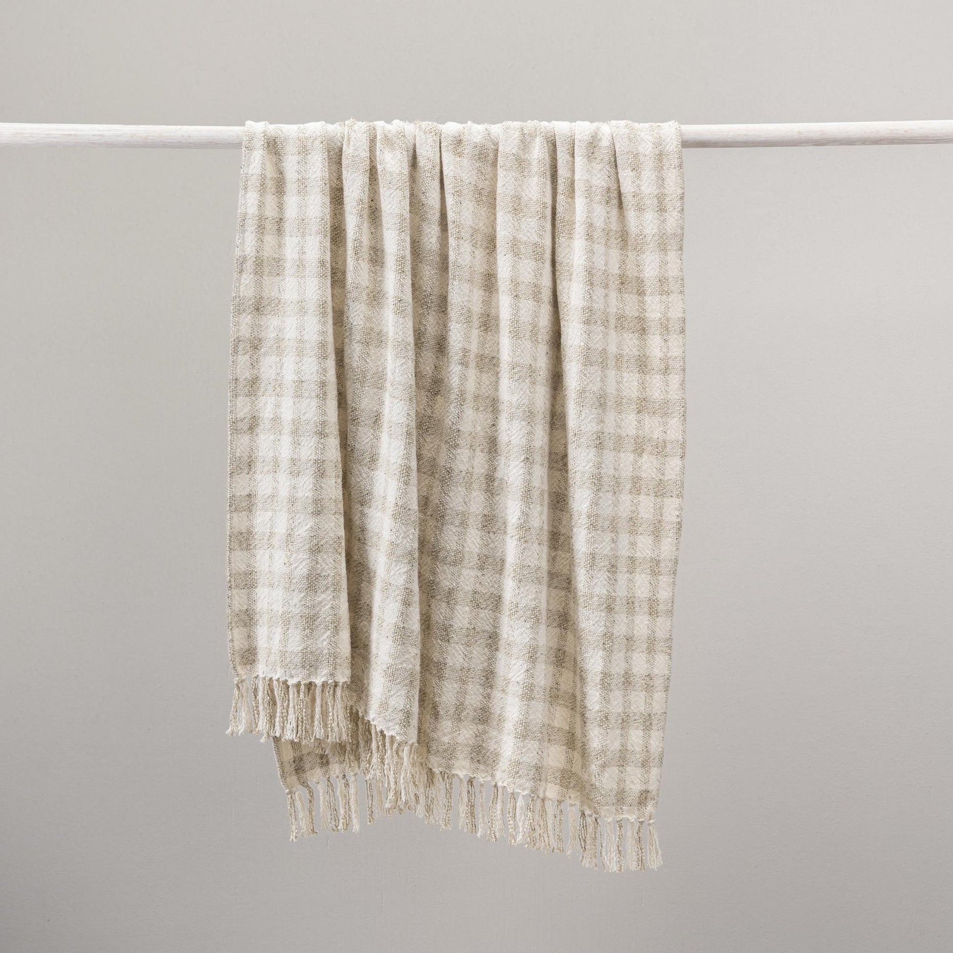 Natural/Ivory 70% Viscose Blankets & Throw TC Sari Throw 50x70 Collection