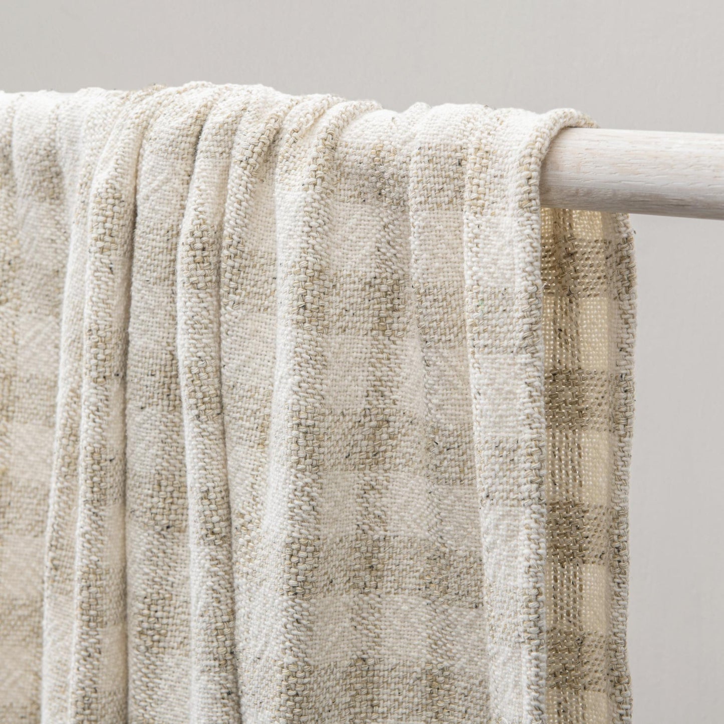 Natural/Ivory 70% Viscose Blankets & Throw TC Sari Throw 50x70 Collection