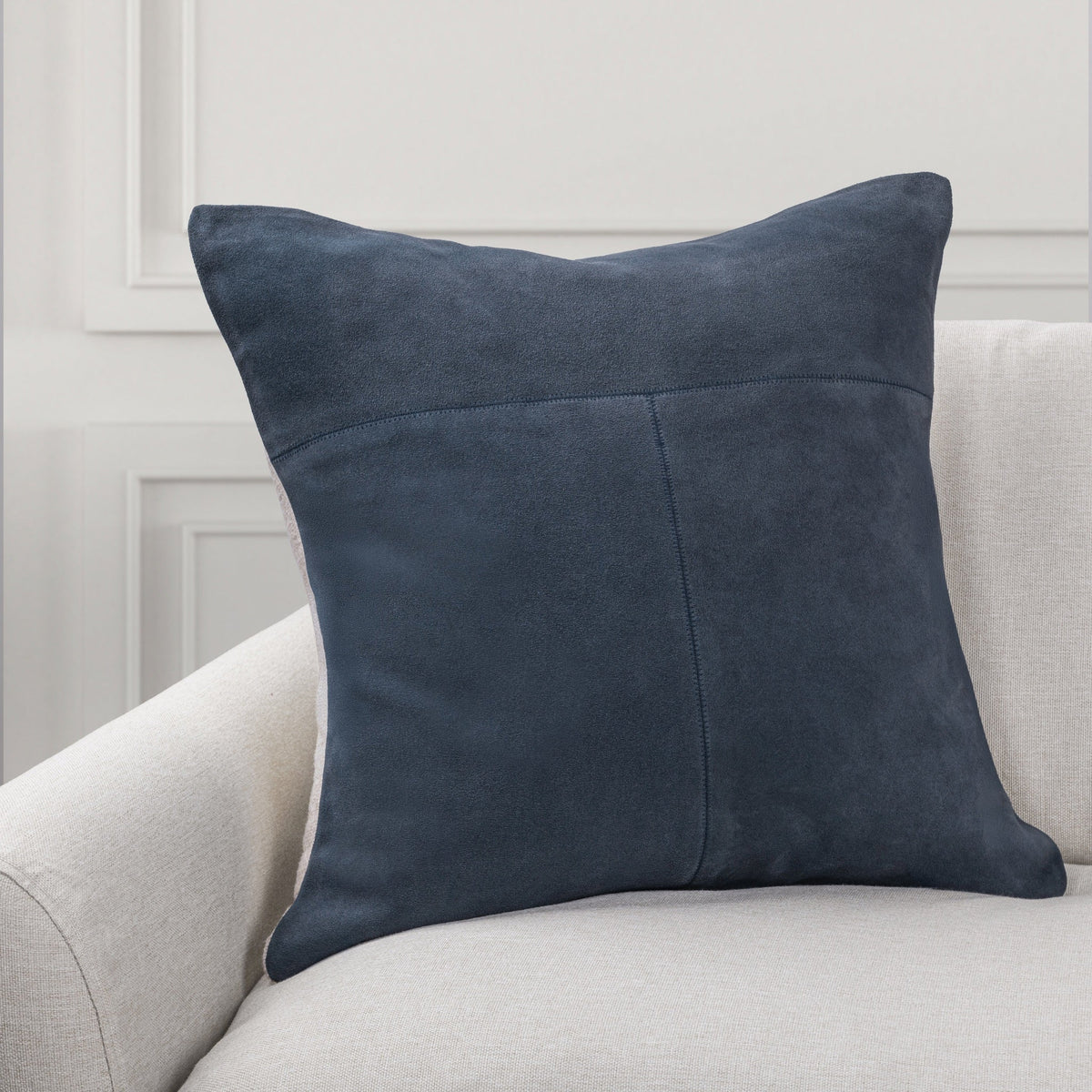 Ravenport 2 Pillow