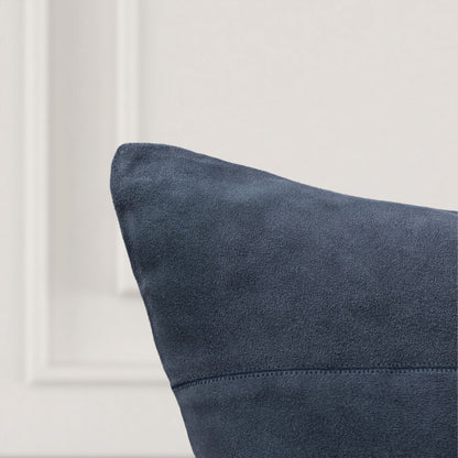 Ravenport 2 Pillow