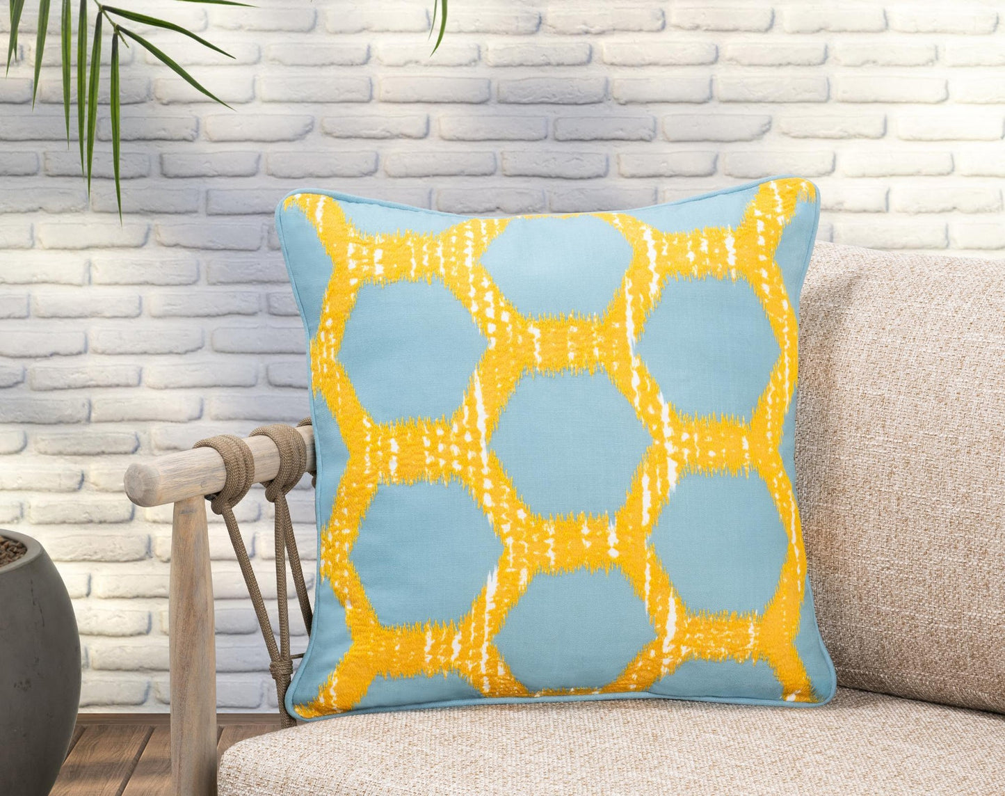 Yellow/Blue 100% Polyester Performance Indoor/Outdoor Indoor/Outdoor Gaines Collection